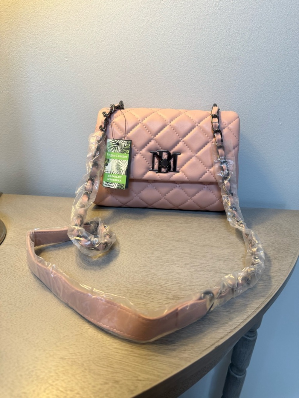 Badgley Mischka Quilted Pink Chain shoulder bag in Blush